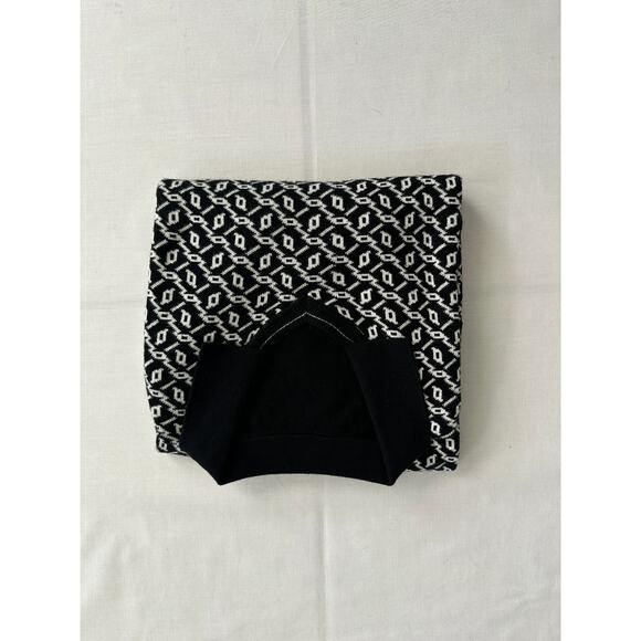 Vintage Black & White Knit Long Sleeve Sweater with Collar – Retro Pattern - Picture 5 of 5